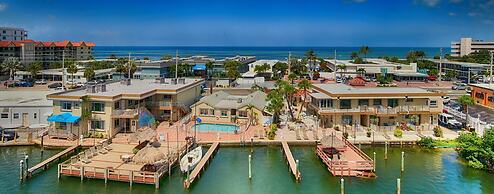 Bay Palms Waterfront Resort - Hotel and Marina