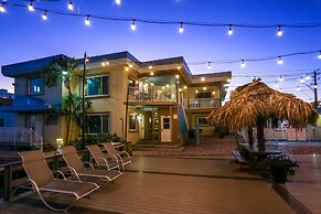 Bay Palms Waterfront Resort - Hotel and Marina