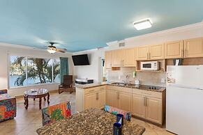 Bay Palms Waterfront Resort - Hotel and Marina