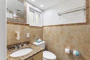 Bay Palms Waterfront Resort - Hotel and Marina