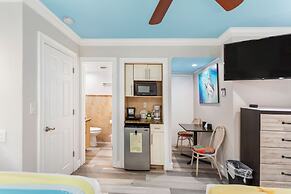 Bay Palms Waterfront Resort - Hotel and Marina