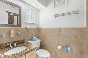 Bay Palms Waterfront Resort - Hotel and Marina