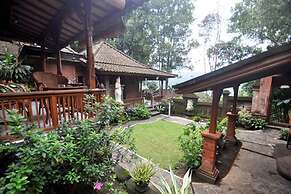 Puri Lumbung Cottages, Restaurant & Spa