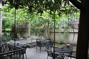 Iliani Hotel