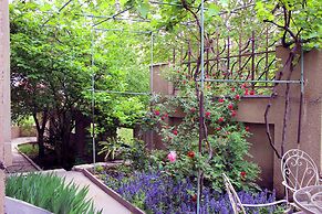 Iliani Hotel