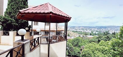 Iliani Hotel