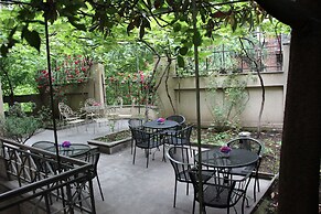 Iliani Hotel