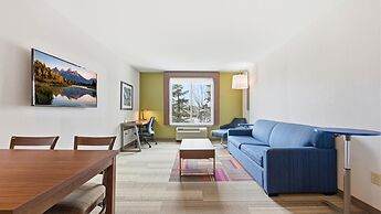 Holiday Inn Express & Suites Bethlehem Arpt-Allentown Area