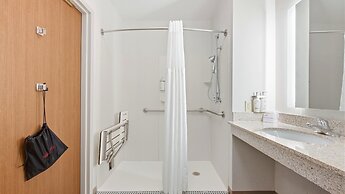 Holiday Inn Express & Suites Bethlehem Arpt-Allentown Area