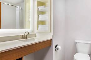 Holiday Inn Express Hotel & Suites Hillview by IHG