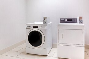 Holiday Inn Express Hotel & Suites Hillview by IHG