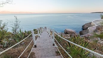 Perla del Golfo Resort