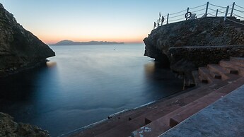 Perla del Golfo Resort