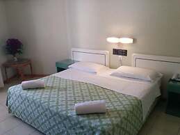 Perla del Golfo Resort