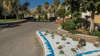 Perla del Golfo Resort