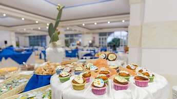 Perla del Golfo Resort