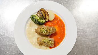 Perla del Golfo Resort