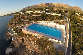 Perla del Golfo Resort