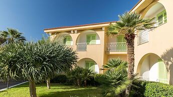 Perla del Golfo Resort