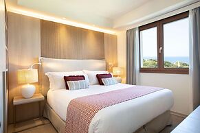 Mangia's Santa Teresa Sardinia, Curio Collection by Hilton