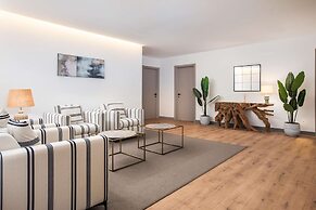 Mangia's Santa Teresa Sardinia, Curio Collection by Hilton