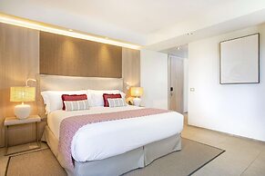 Mangia's Santa Teresa Sardinia, Curio Collection by Hilton