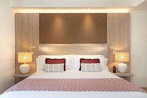 Mangia's Santa Teresa Sardinia, Curio Collection by Hilton