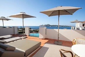 Mangia's Santa Teresa Sardinia, Curio Collection by Hilton