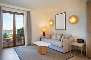 Mangia's Santa Teresa Sardinia, Curio Collection by Hilton