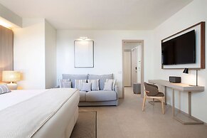 Mangia's Santa Teresa Sardinia, Curio Collection by Hilton