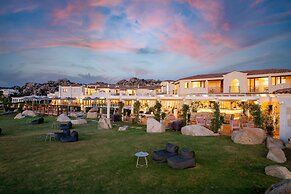 Mangia's Santa Teresa Sardinia, Curio Collection by Hilton