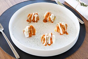 Mangia's Santa Teresa Sardinia, Curio Collection by Hilton