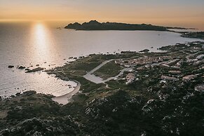 Mangia's Santa Teresa Sardinia, Curio Collection by Hilton