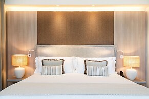 Mangia's Santa Teresa Sardinia, Curio Collection by Hilton