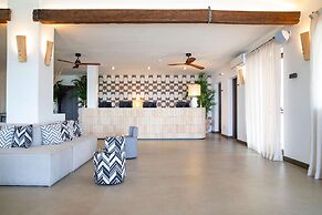 Mangia's Santa Teresa Sardinia, Curio Collection by Hilton