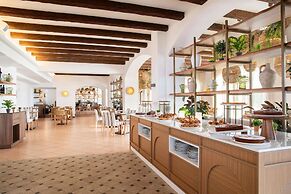 Mangia's Santa Teresa Sardinia, Curio Collection by Hilton