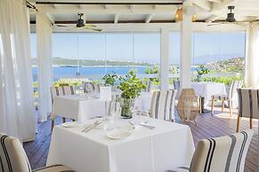 Mangia's Santa Teresa Sardinia, Curio Collection by Hilton