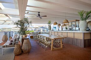 Mangia's Santa Teresa Sardinia, Curio Collection by Hilton