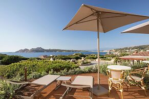Mangia's Santa Teresa Sardinia, Curio Collection by Hilton