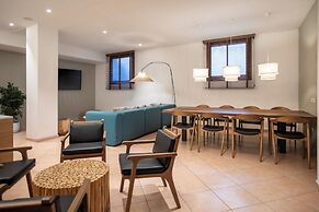 Mangia's Santa Teresa Sardinia, Curio Collection by Hilton