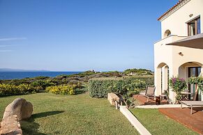 Mangia's Santa Teresa Sardinia, Curio Collection by Hilton