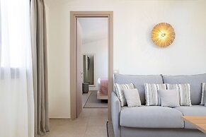 Mangia's Santa Teresa Sardinia, Curio Collection by Hilton