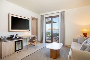 Mangia's Santa Teresa Sardinia, Curio Collection by Hilton