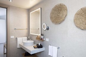 Mangia's Santa Teresa Sardinia, Curio Collection by Hilton