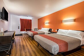 Motel 6 Schenectady, NY