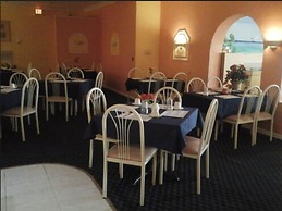 Royal Islander Hotel