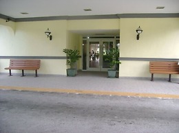 Royal Islander Hotel