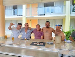 Royal Islander Hotel