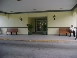 Royal Islander Hotel