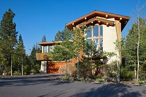 Obsidian Residence Club